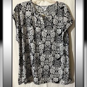 Liz Claiborne Monochrome Floral Top